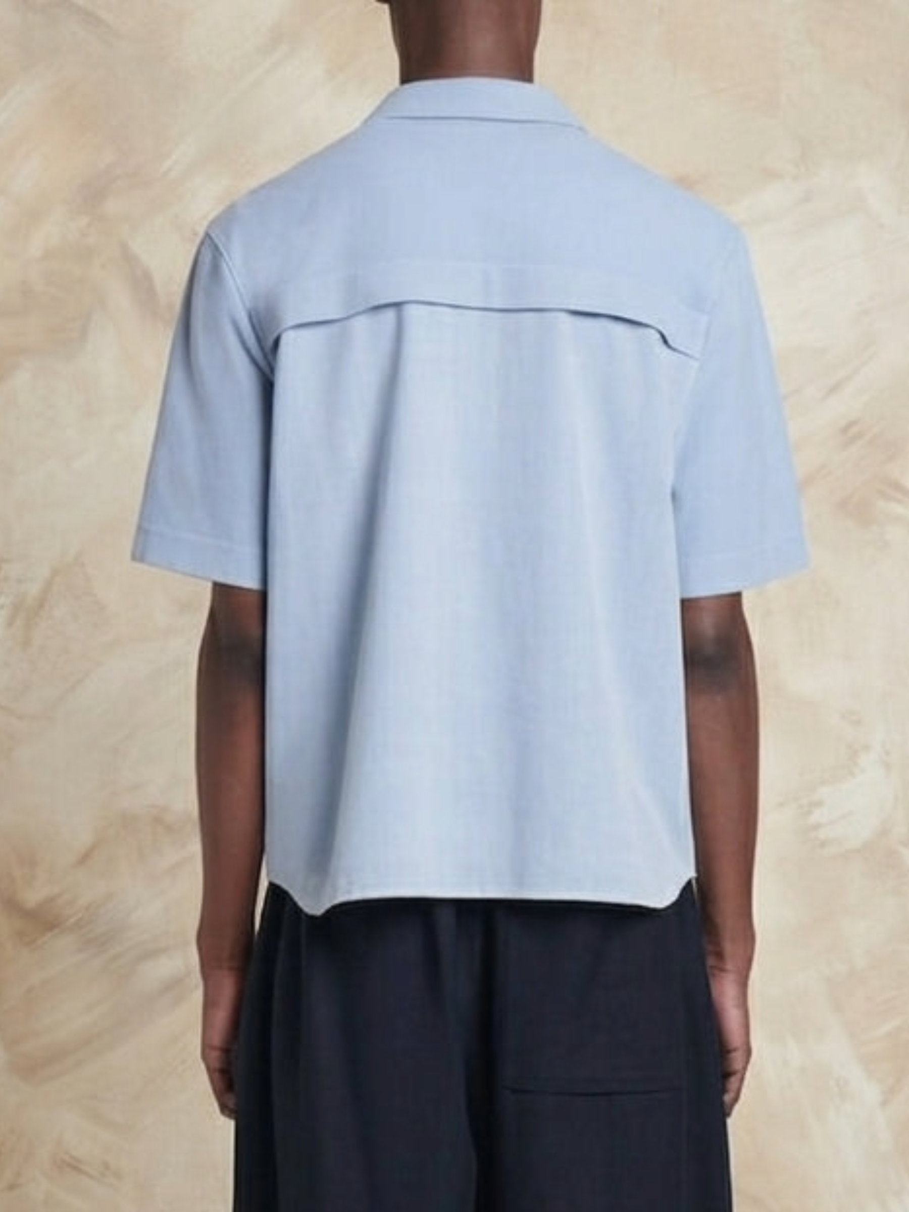 Chaqueta de Hombre Zara con Bordados Fruncidos y Diseño Cropped