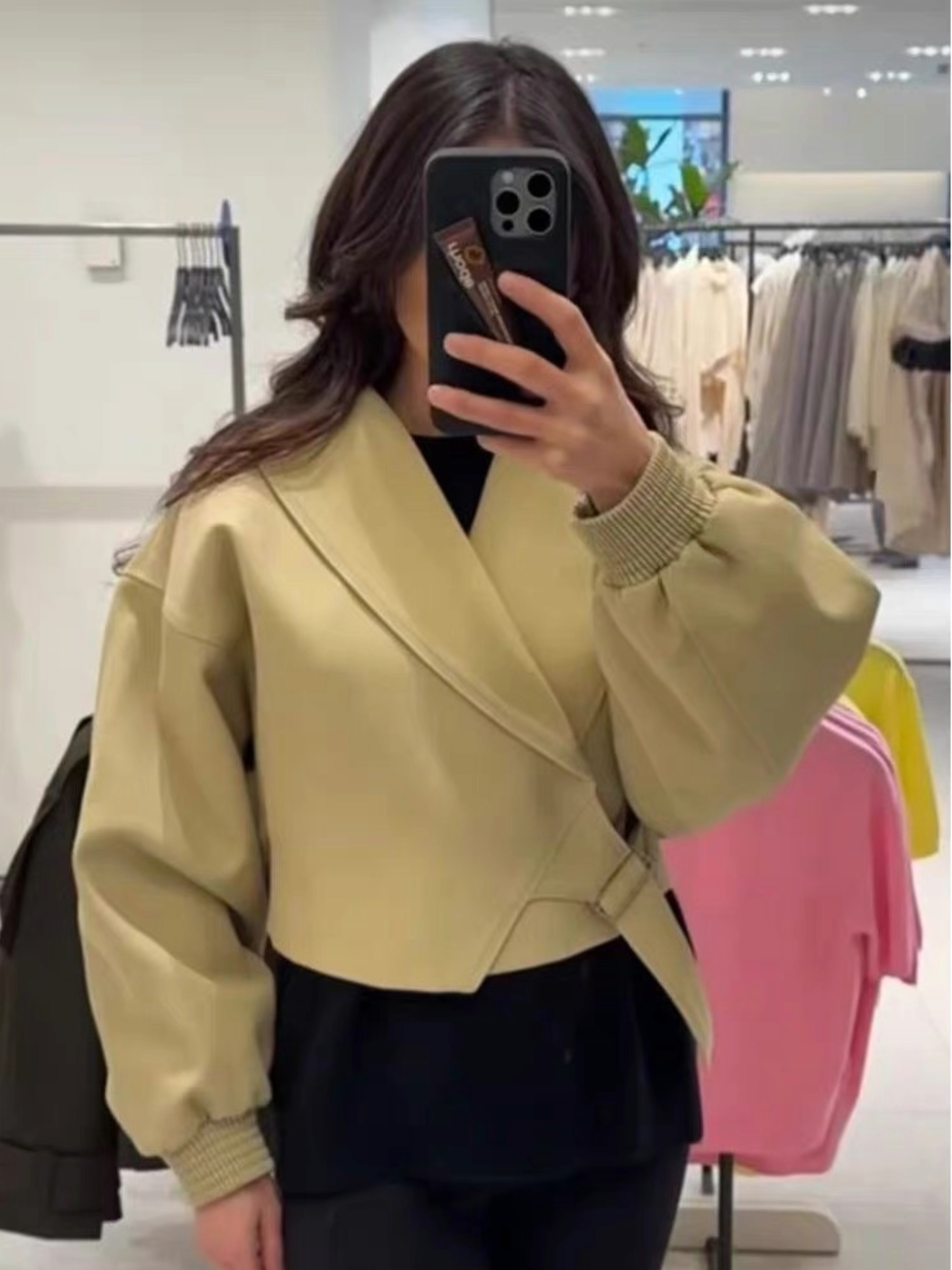 Chaqueta Corta de Mujer Zara – Beige