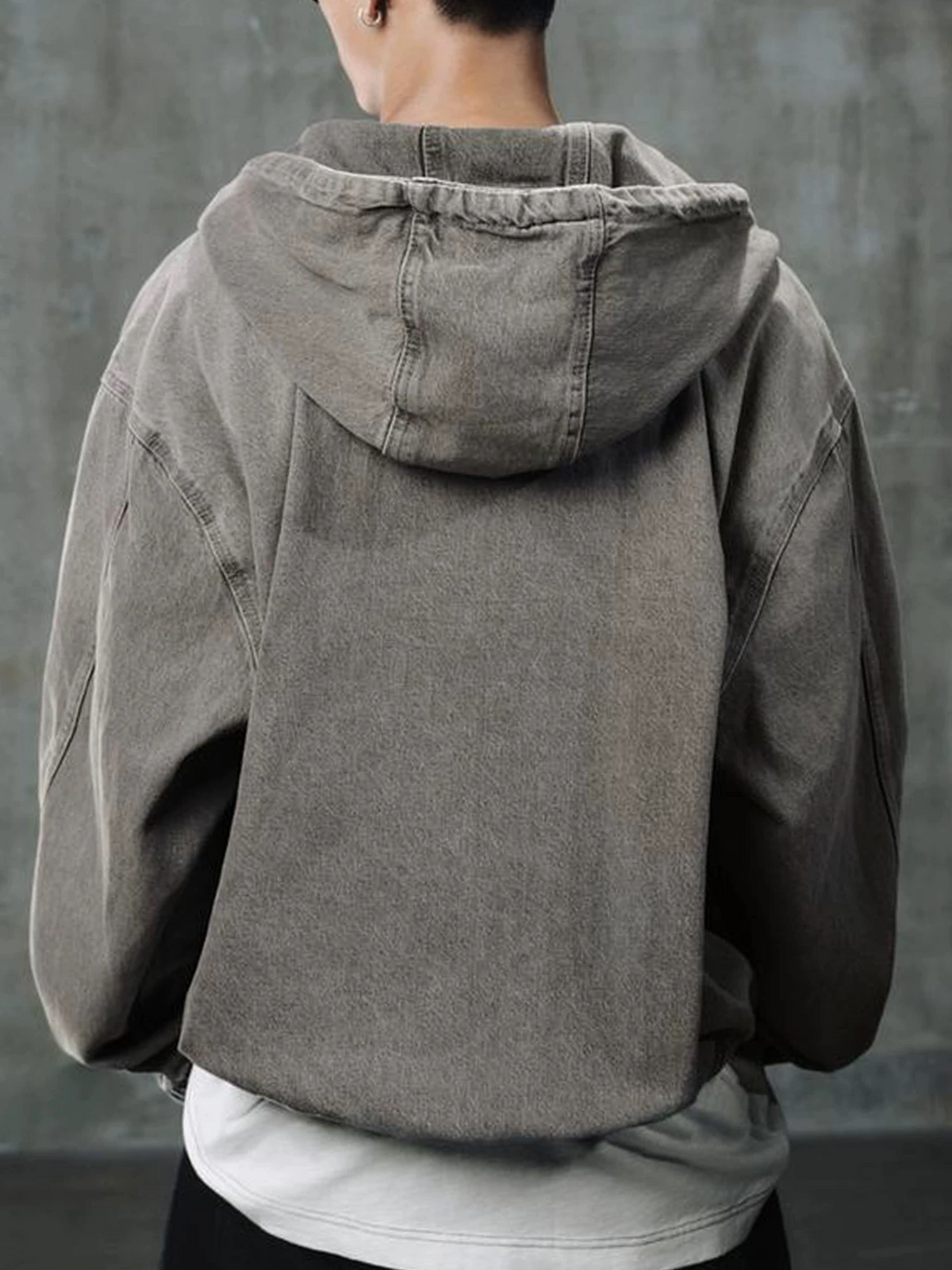 Chaqueta con capucha de denim lavado de Zara – Gris