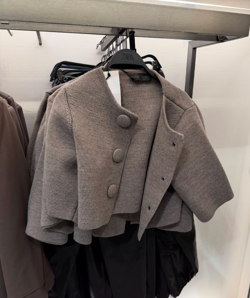 Chaqueta Corta de Mujer Zara – Beige